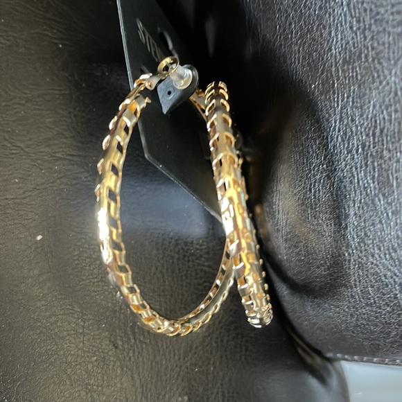 New Steve Madden Gold Wheat pattern Hoops - Picture 2 of 3